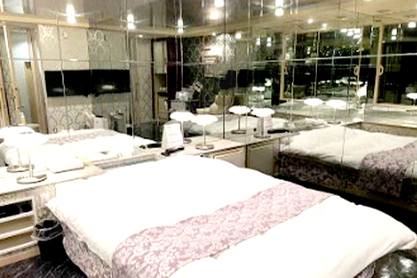 「ホテル カサブランカ 天王寺」のSMミラールーム