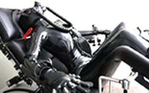 SM拘束イスとガスマスク